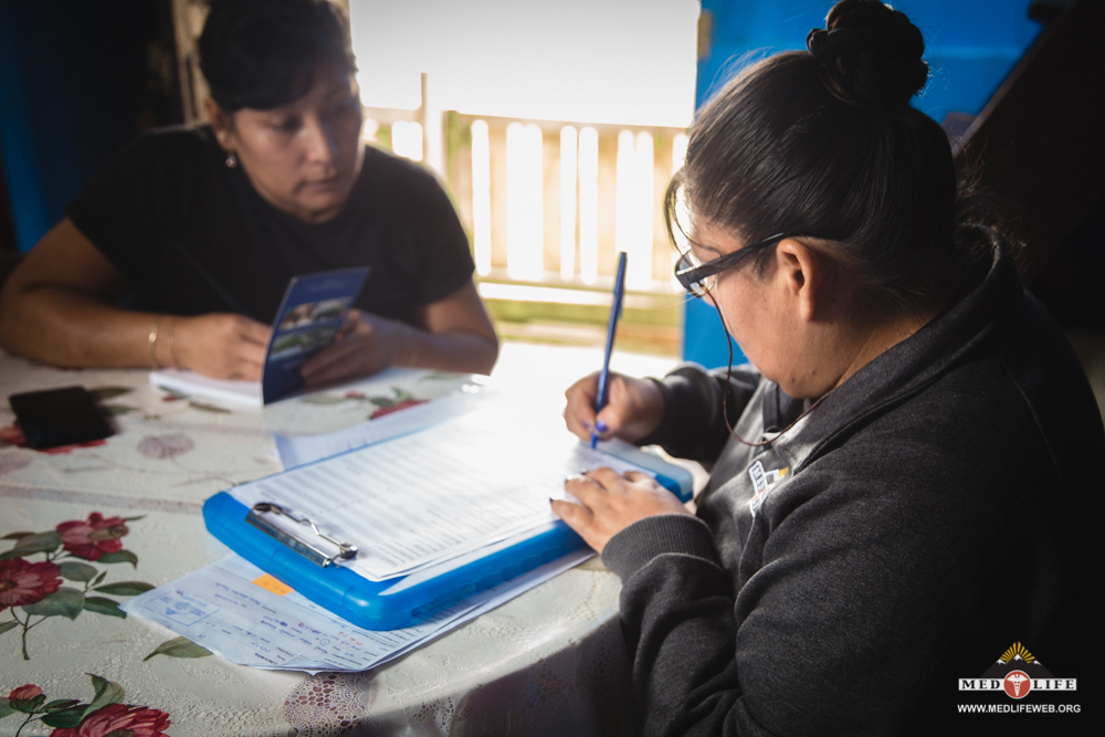 RocÃa and Janet do an analysis of Karol's socioeconomic status during the very first patient follow-up visit. This helps determine which form of health insurance Karol qualifies for.